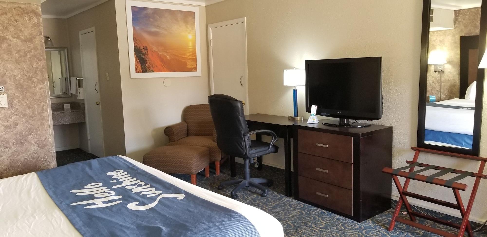 Days Inn & Suites By Wyndham Trinidad Bagian luar foto