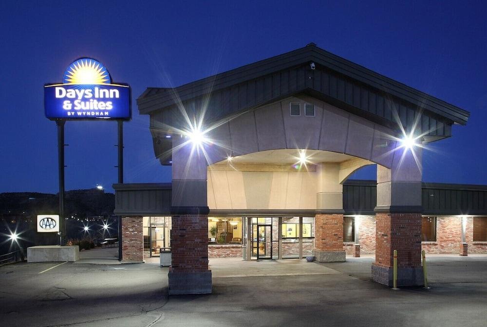 Days Inn & Suites By Wyndham Trinidad Bagian luar foto