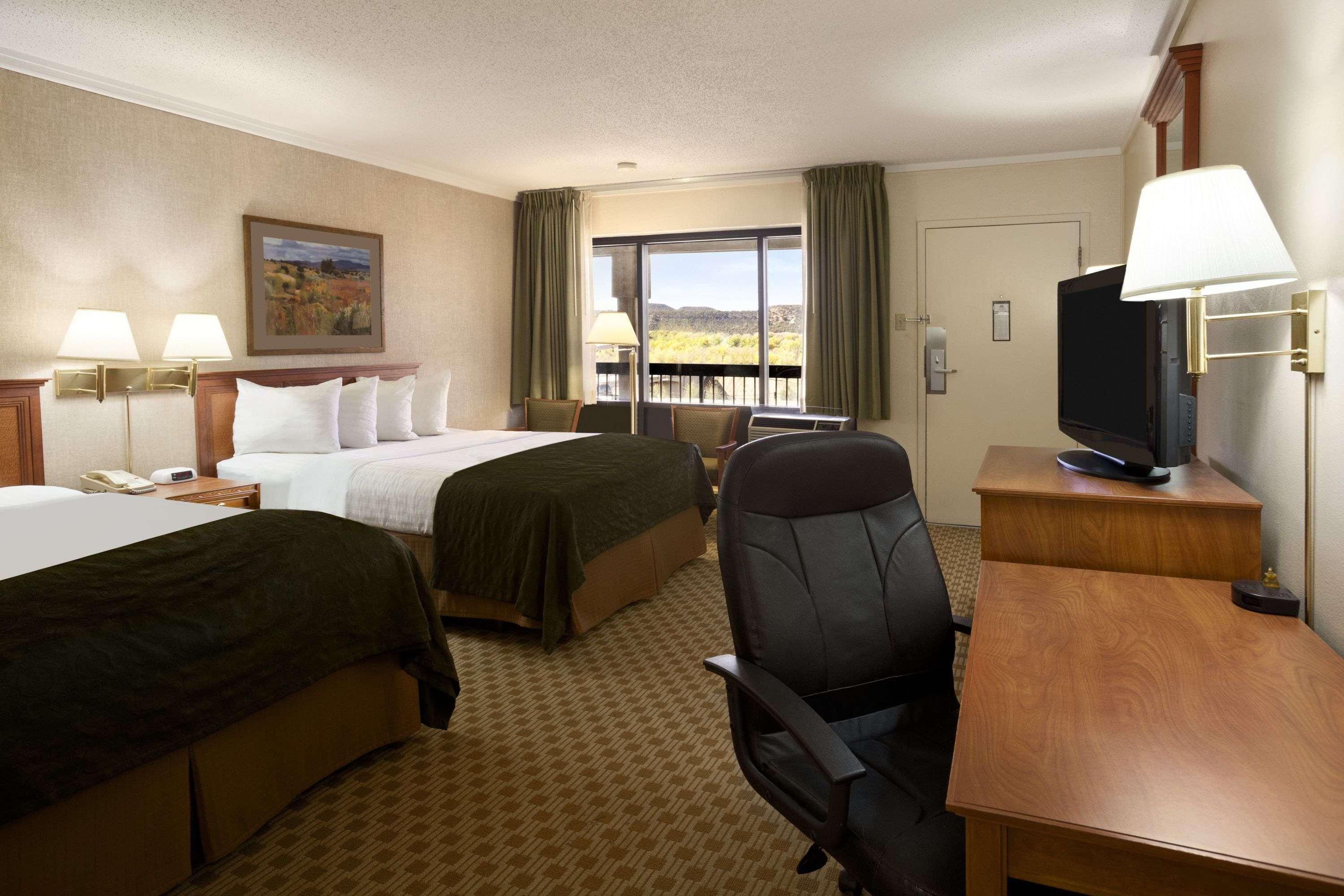 Days Inn & Suites By Wyndham Trinidad Bagian luar foto