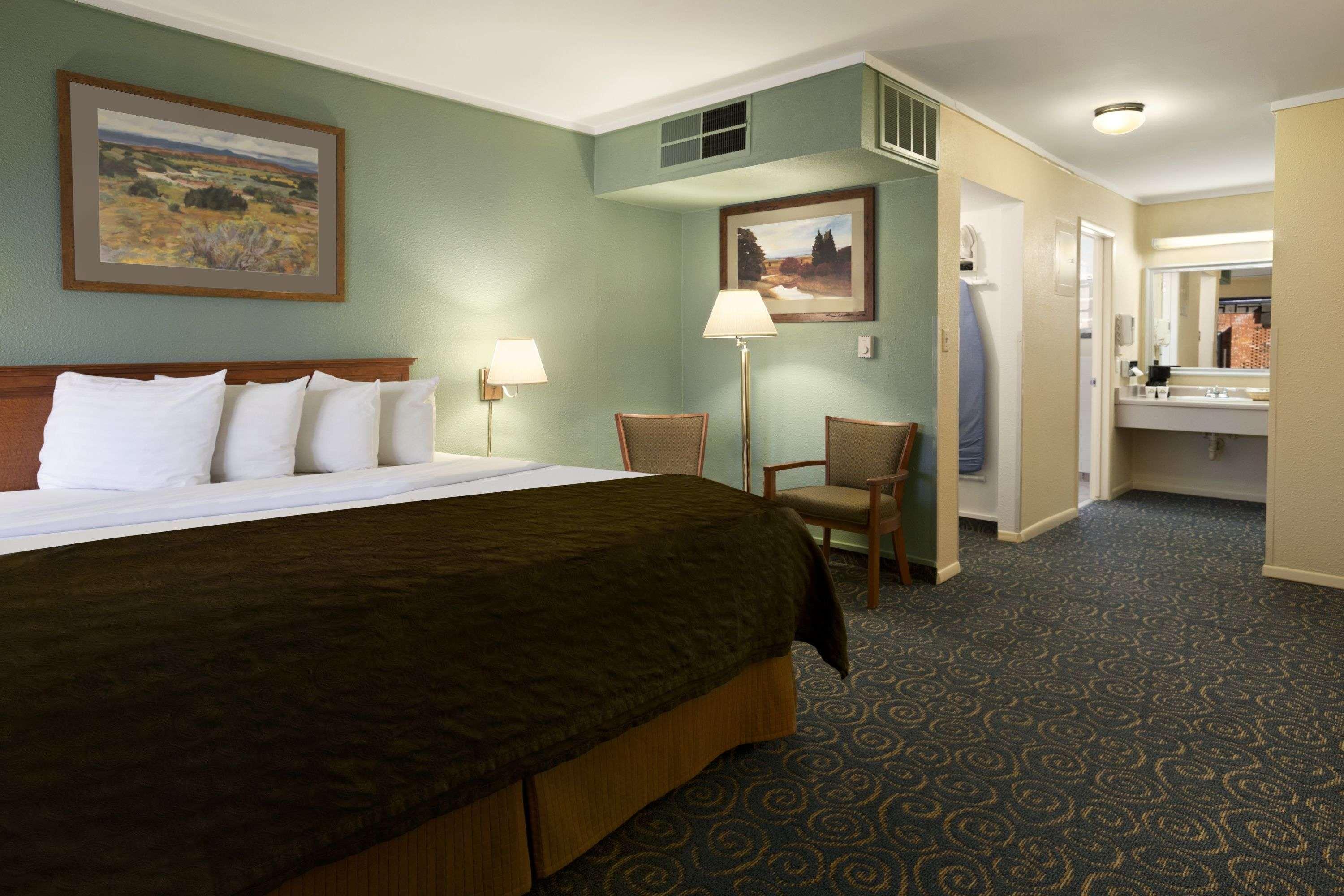 Days Inn & Suites By Wyndham Trinidad Bagian luar foto
