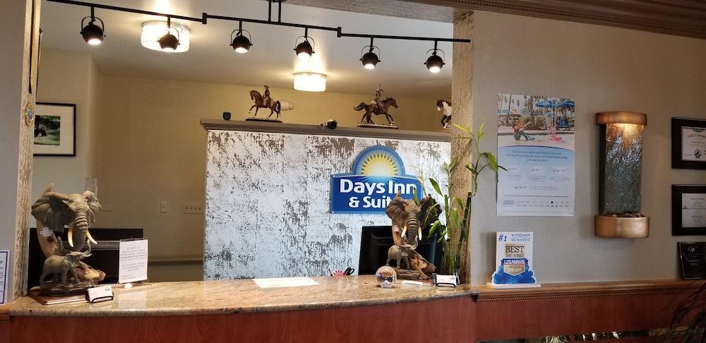 Days Inn & Suites By Wyndham Trinidad Bagian luar foto